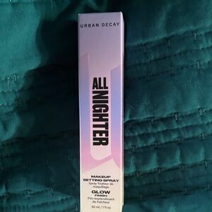 Urban Decay All Nighter Glow Setting Spray
